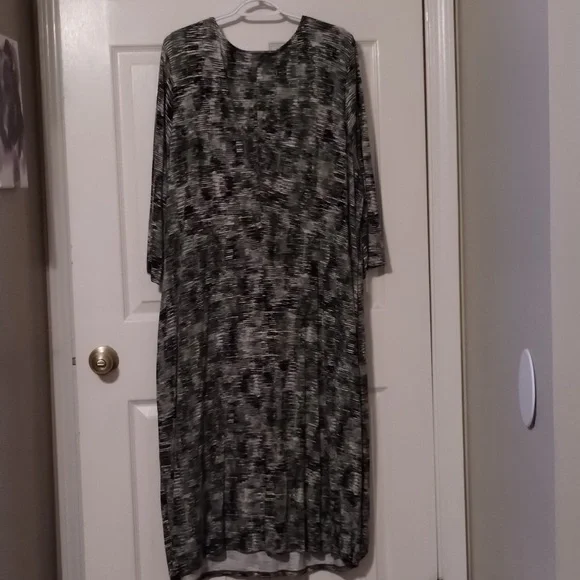 Dress - Picture 5 of 6